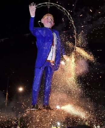 Mexicans torch Donald Trump effigy - Donald Trump burned at the stake in Mexico - Mexico says f*ck Donald Trump